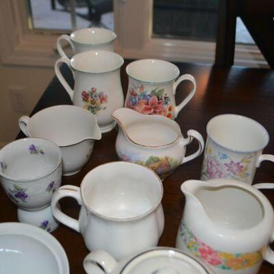 LOT 70 CHINA CUPS AND CREAMERS