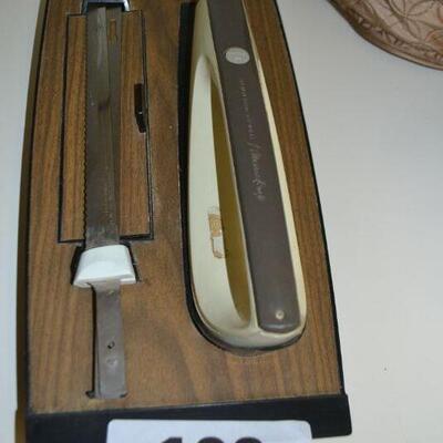LOT 106 ELECTRIC KNIFE