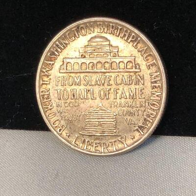 Lot 1 - 1946 Booker T. Washington Commemorative Coin