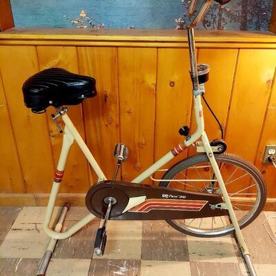 DP PACER PACER 200 VINTAGE EXERCISE BIKE | EstateSales.org