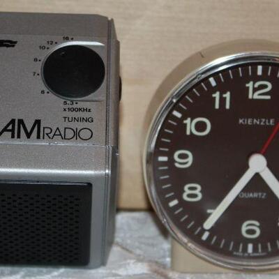 Cube radio and travel clock