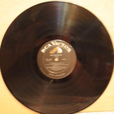 Vinyl Album, Rouvaun