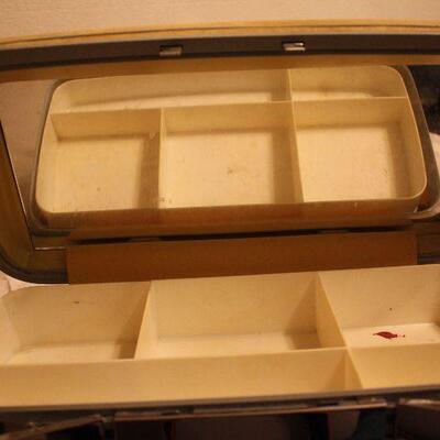 Samsonite train case