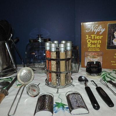 THE REST OF KITCHEN