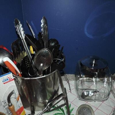 THE REST OF KITCHEN