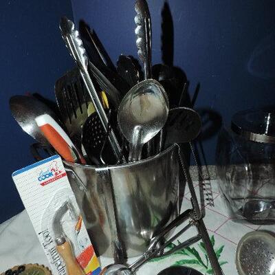 THE REST OF KITCHEN