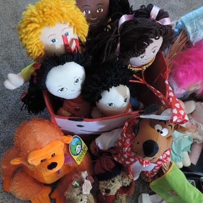 DOLLS & PLUSH