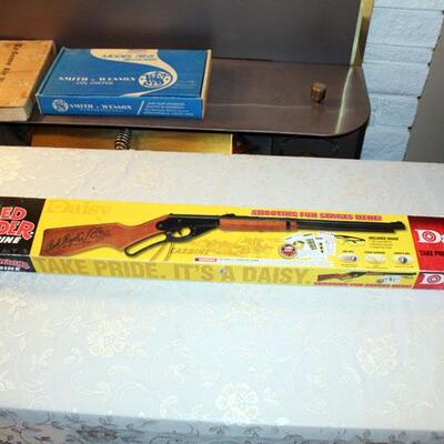 Vintage Daisy Red Rider BB rifle, new in box
