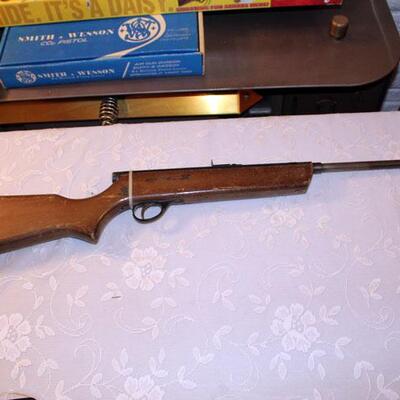 BB rifle, wood stock, not working (#4)