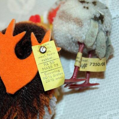 Vintage set of three Steiff chickens, two with tags (#63)