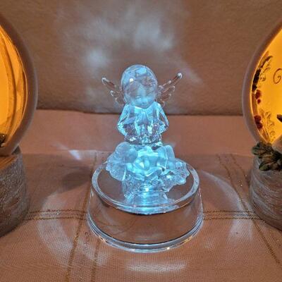 Lot 688: Group of (3) Assorted Lit Christmas Deco 