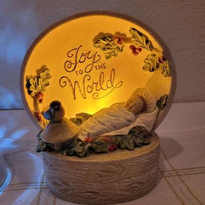 Lot 688: Group of (3) Assorted Lit Christmas Deco 