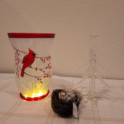 Lot 689: Assorted Christmas Theme Home Deco (Glass Tree, Vase and Ornament) 