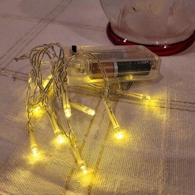 Lot 689: Assorted Christmas Theme Home Deco (Glass Tree, Vase and Ornament) 