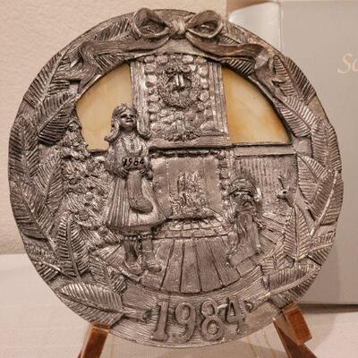 Lot 695: Vintage 1984 SOUTHERN CHRISTMAS Pewter Plate