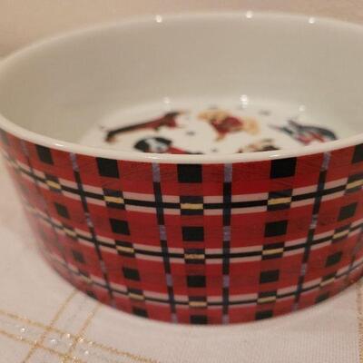 Lot 698: New DOG Christmas Themed Water and Food Bowls