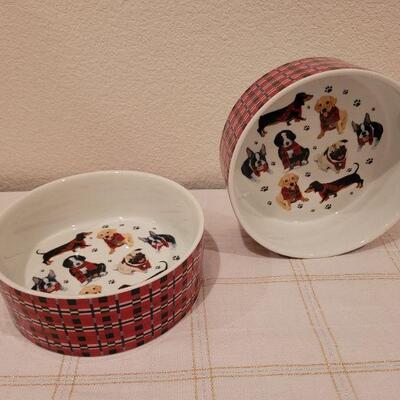 Lot 698: New DOG Christmas Themed Water and Food Bowls