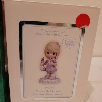 Lot 702: ASSORTED Christmas Ornaments and Music Box 