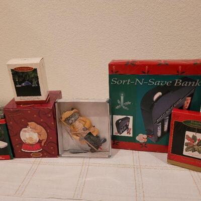 Lot 708: Assorted Christmas Ornaments + Coin Organizer Gift