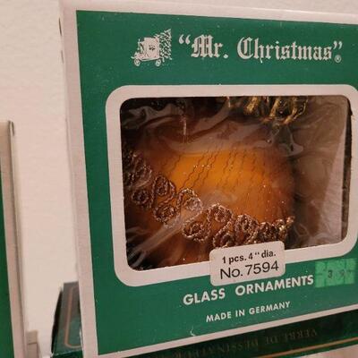 Lot 709: Assorted Vintage Glass Christmas Ornaments 
