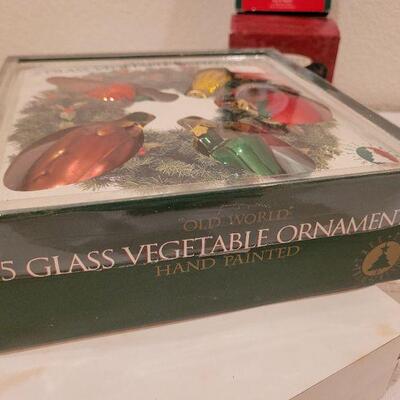 Lot 711: Assorted Vintage Glass Christmas Ornaments 