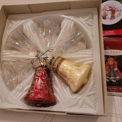 Lot 711: Assorted Vintage Glass Christmas Ornaments 