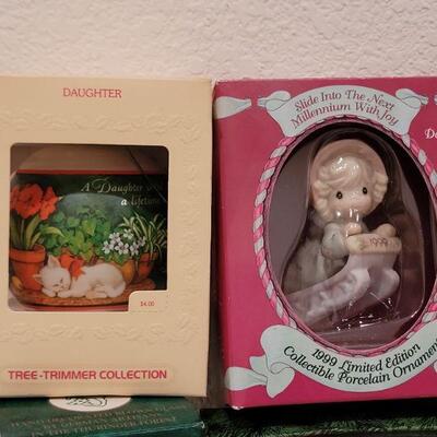 Lot 712: Assorted Christmas Glass Ornaments 