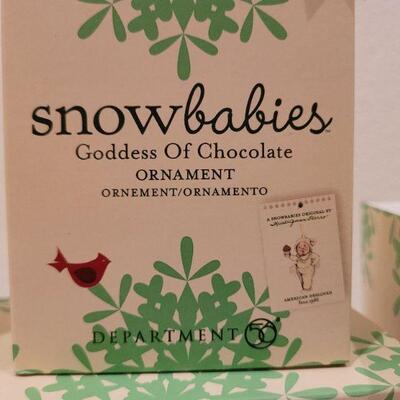 Lot 715: Assorted Dept 56 Snowbabies Christmas Figures 