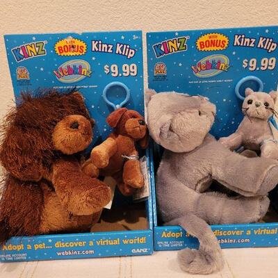 Lot 722: V Tech Phonic Pals + Stuffed Animals