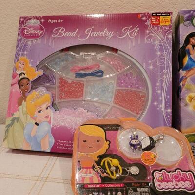 Lot 724: Assorted Princess NEW Gifts