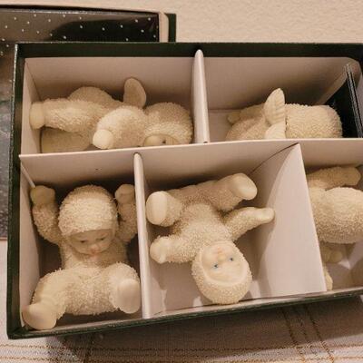 Lot 728: Assorted Dept 56 Snowbabies Christmas Figures 