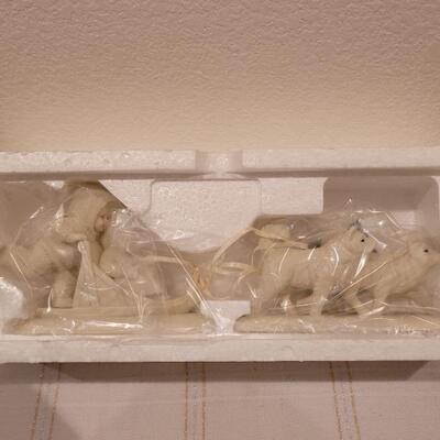 Lot 731: Assorted Dept 56 Snowbabies Christmas Figures 