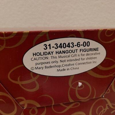 Lot 732: Assorted Christmas Ornaments and Deco