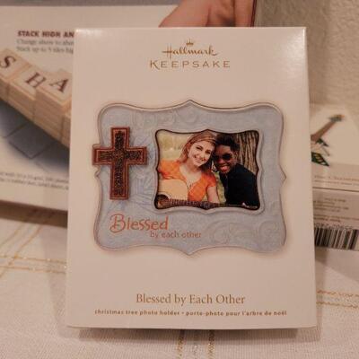 Lot 736: NEW UPWORDS Game + Hallmark Christmas Ornaments 