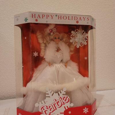 Lot 737: Vintage BARBIE Christmas Holiday Edition 