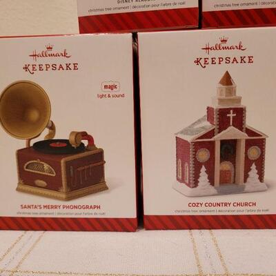 Lot 746: Assorted Hallmark Christmas Ornaments 