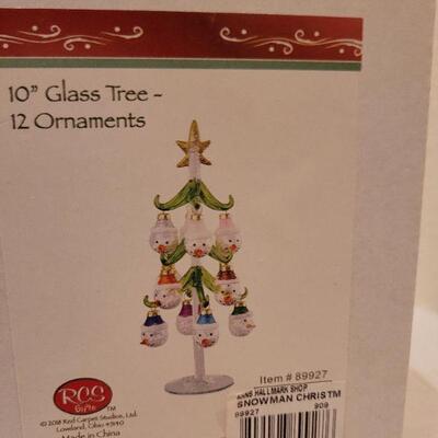 Lot 750: Assortment of NEW Christmas Deco and Ornaments 