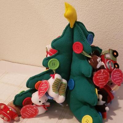 Lot 762: NEW Soft Christmas Tree with NEW Soft Ornaments 