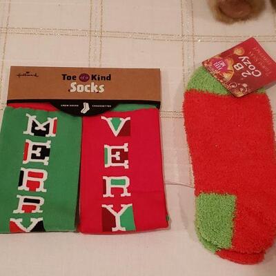 Lot 766: NEW Pom Pom Scarf. Christmas Socks, H2 Swarovski Elements Ring & Bear 