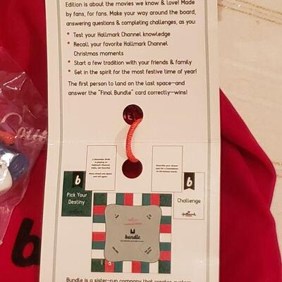 Lot 771: NEW Window Gel Gems & Hallmark Game, Hallmark Artist Snowoman Plushie