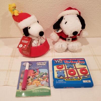Lot 780: New Holiday Lot