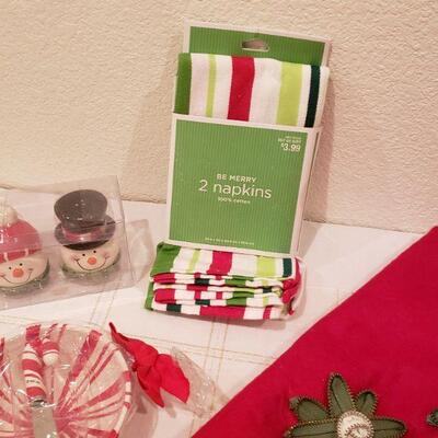 Lot 781: NEW Tree Skirt, (2) Napkins, Snowman Salt & Pepper, Peppermint Bowl & Spreader
