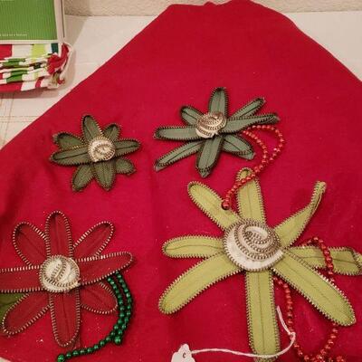 Lot 781: NEW Tree Skirt, (2) Napkins, Snowman Salt & Pepper, Peppermint Bowl & Spreader