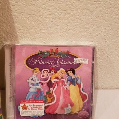 Lot 785: NEW Disney Princess & Barbie Lot