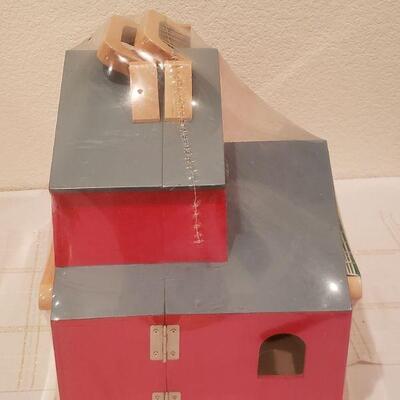 Lot 796: NEW Melissa & Doug Fold & Go Barn with Animals