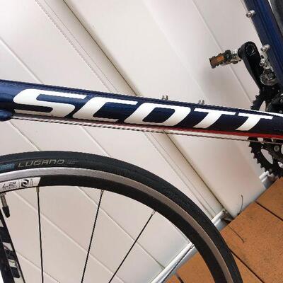 Lot 100 - Shimano Octalink - Shimano Crank - SCOTT Bike - Carbon Fiber. Original Cost was $1,500.00!  Flex Fit Small/Medium