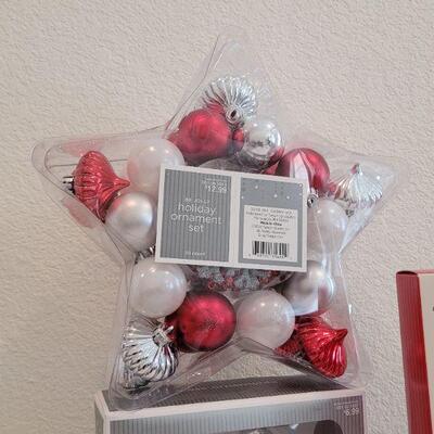 Lot 823: Assorted Christmas Ornaments 