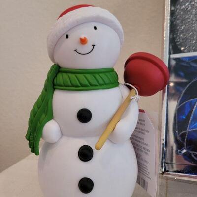 Lot 826: Assorted Christmas Ornaments + Hallmark Talking Snowman 