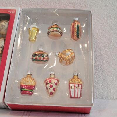 Lot 833: Assorted NEW Christmas Glass Ornaments 