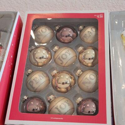 Lot 833: Assorted NEW Christmas Glass Ornaments 